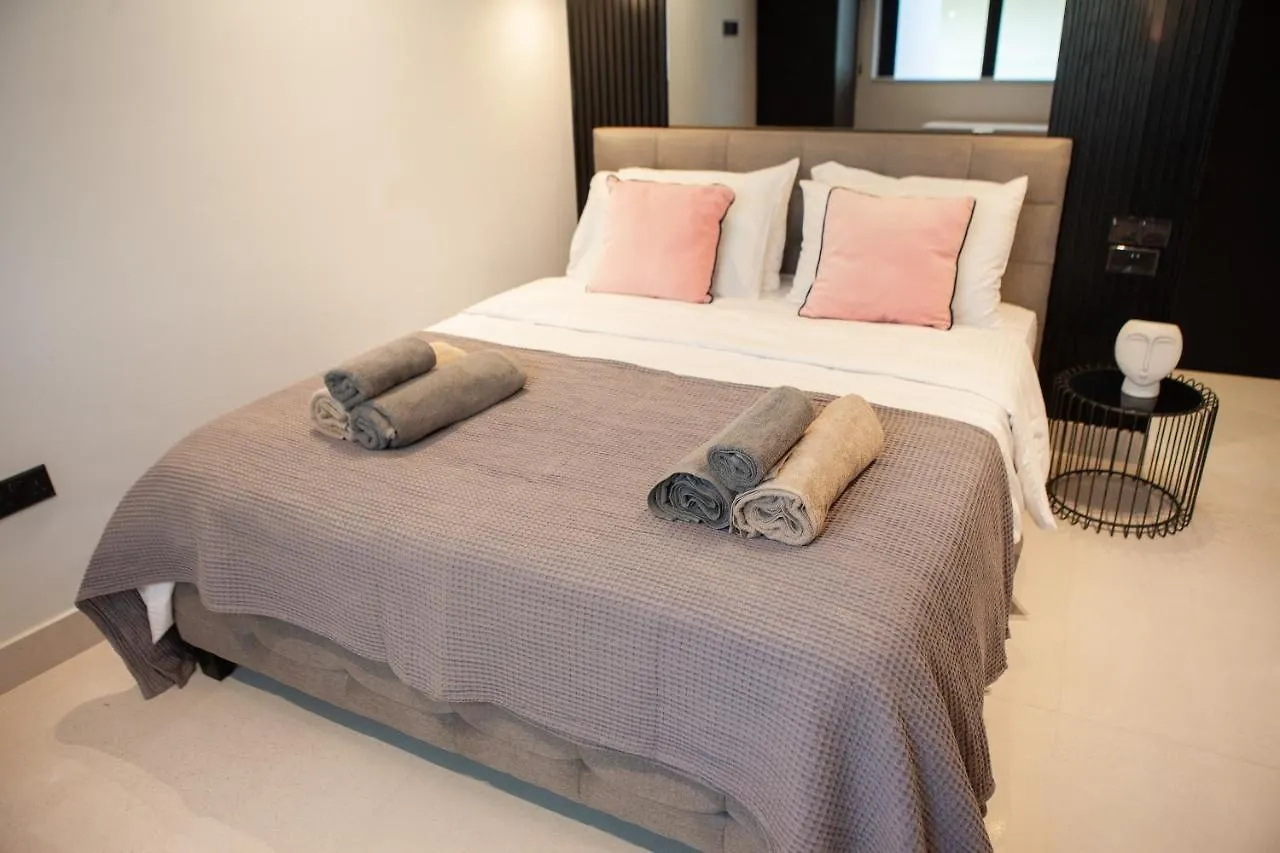 Raam Luxury Suites Larnaca Apartment