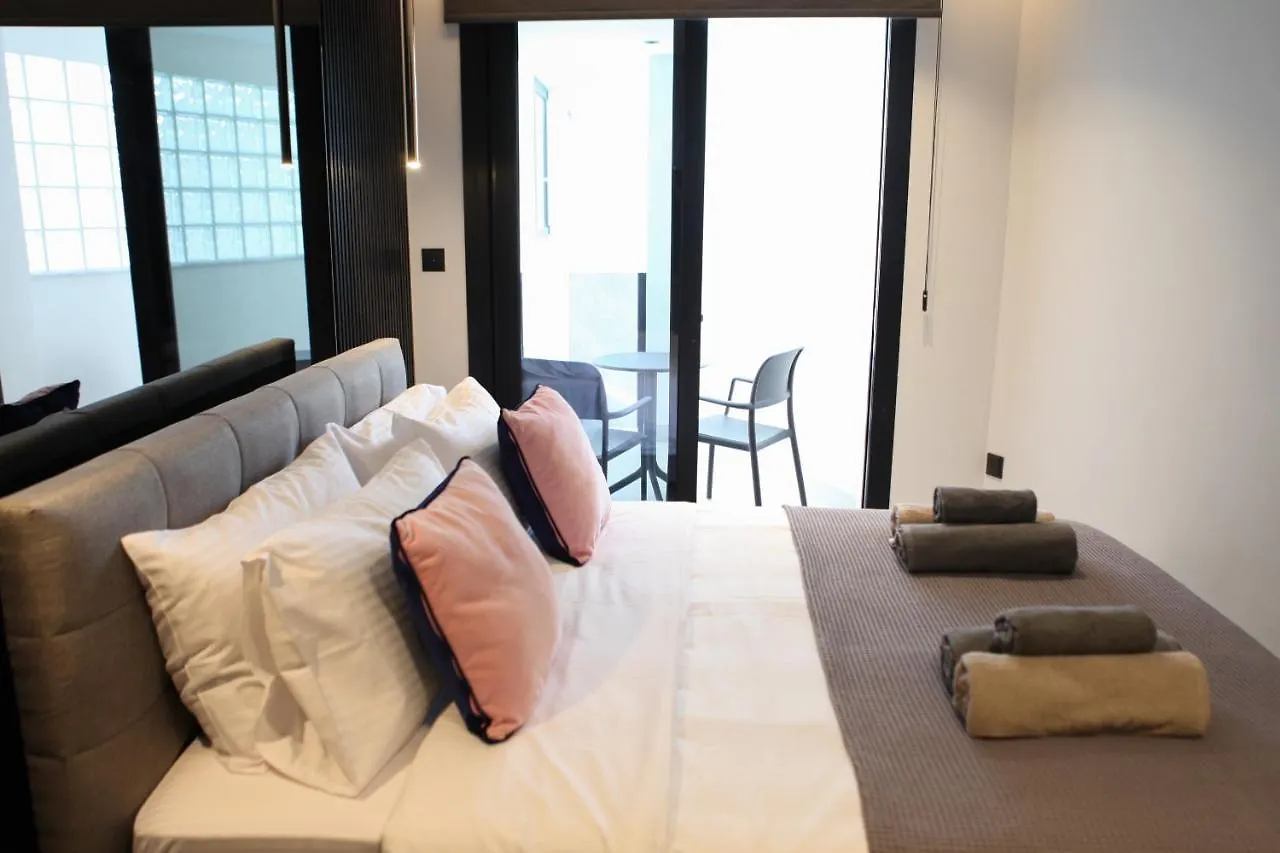 Raam Luxury Suites Larnaca