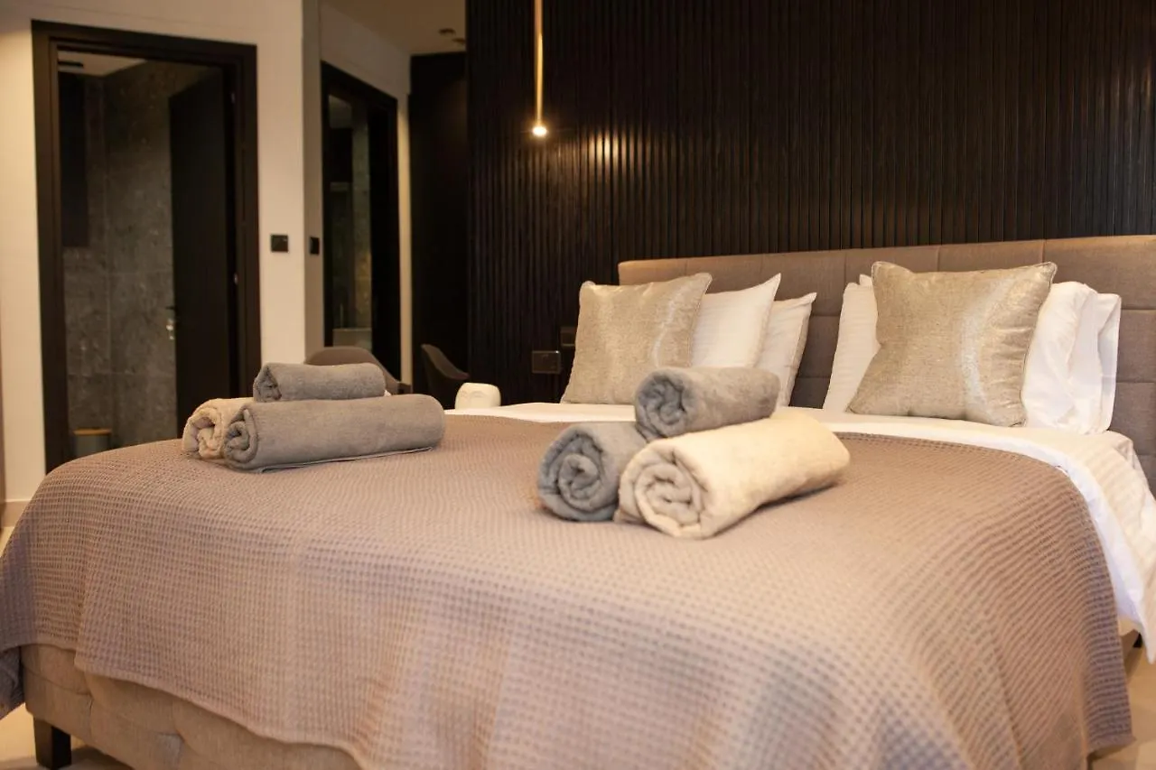 Apartment Raam Luxury Suites Larnaca