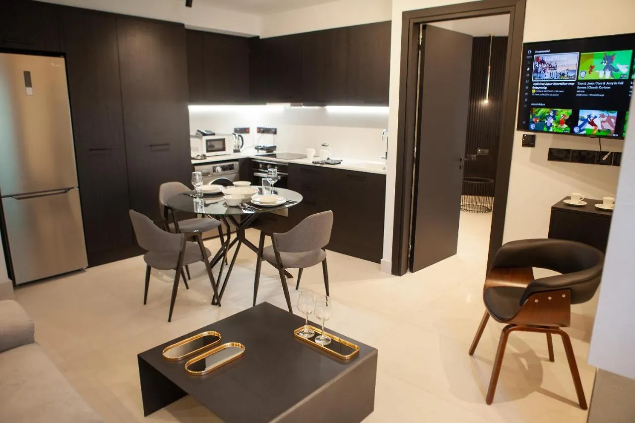 Raam Luxury Suites Larnaca