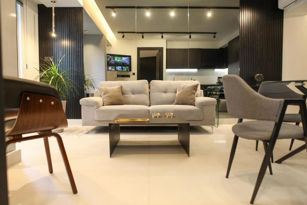 Apartment Raam Luxury Suites Larnaca