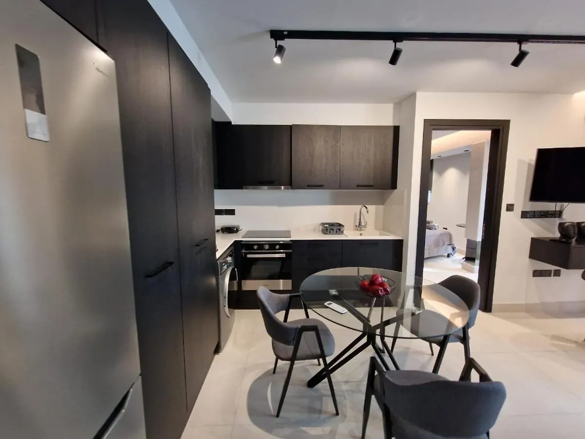 Apartment Raam Luxury Suites Larnaca